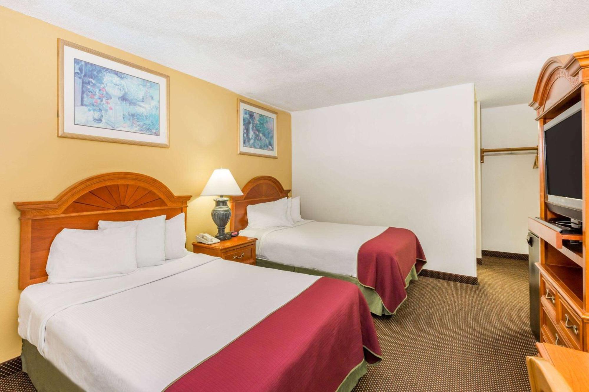 Days Inn By Wyndham West Des Moines - Clive Buitenkant foto