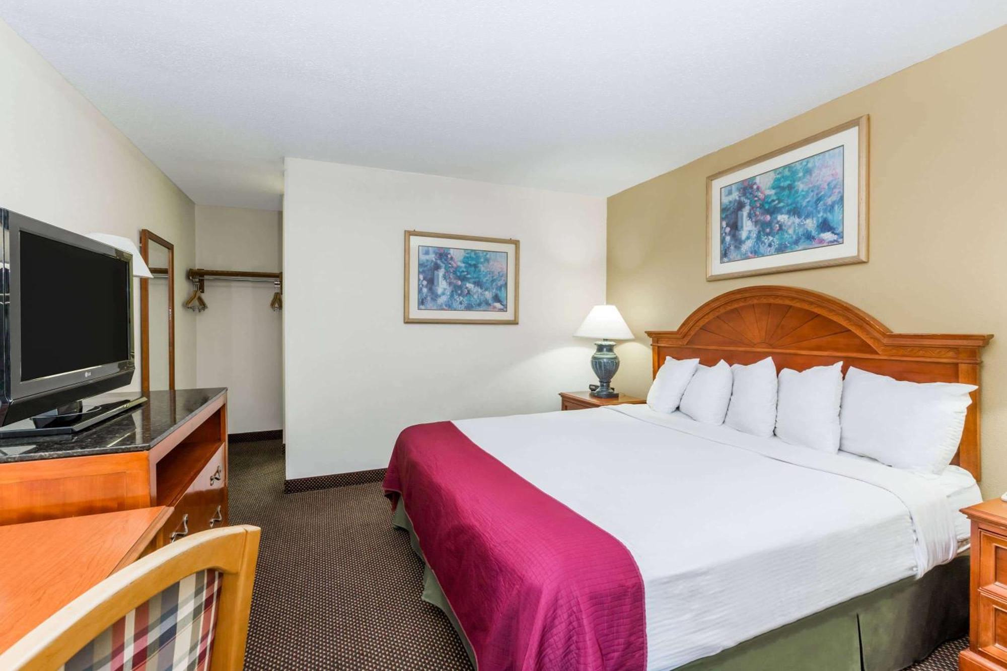 Days Inn By Wyndham West Des Moines - Clive Buitenkant foto