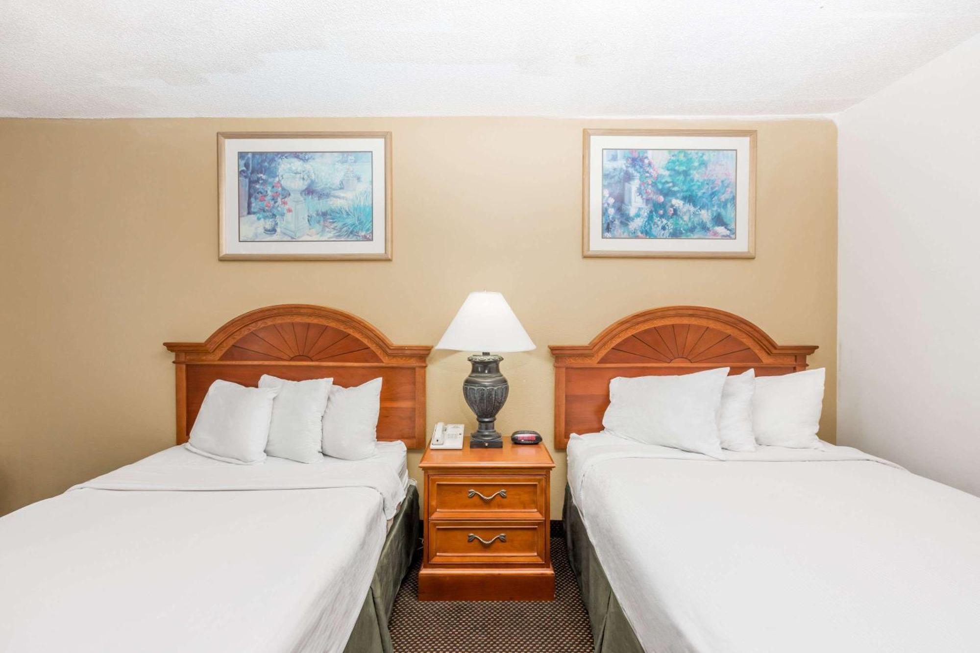 Days Inn By Wyndham West Des Moines - Clive Buitenkant foto
