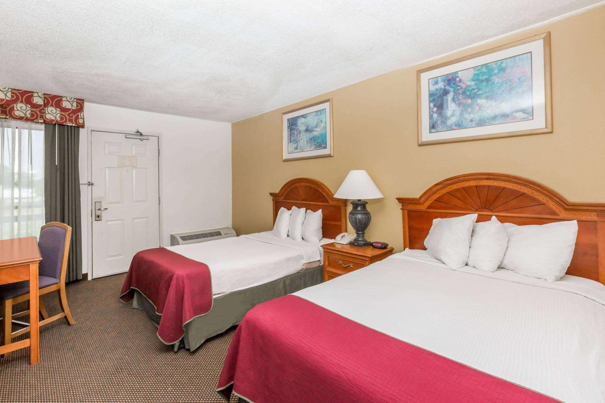 Days Inn By Wyndham West Des Moines - Clive Buitenkant foto