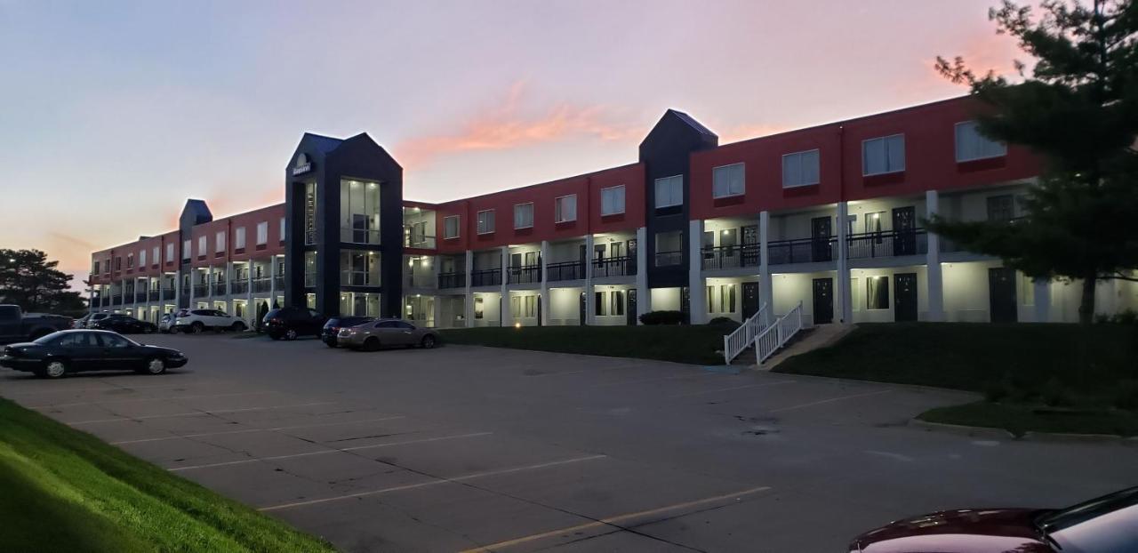 Days Inn By Wyndham West Des Moines - Clive Buitenkant foto